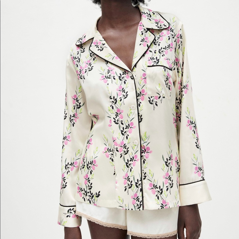 NWT Zara Ecru Printed Piped Shirt Button Up Floral Blouse Women’s Size Small